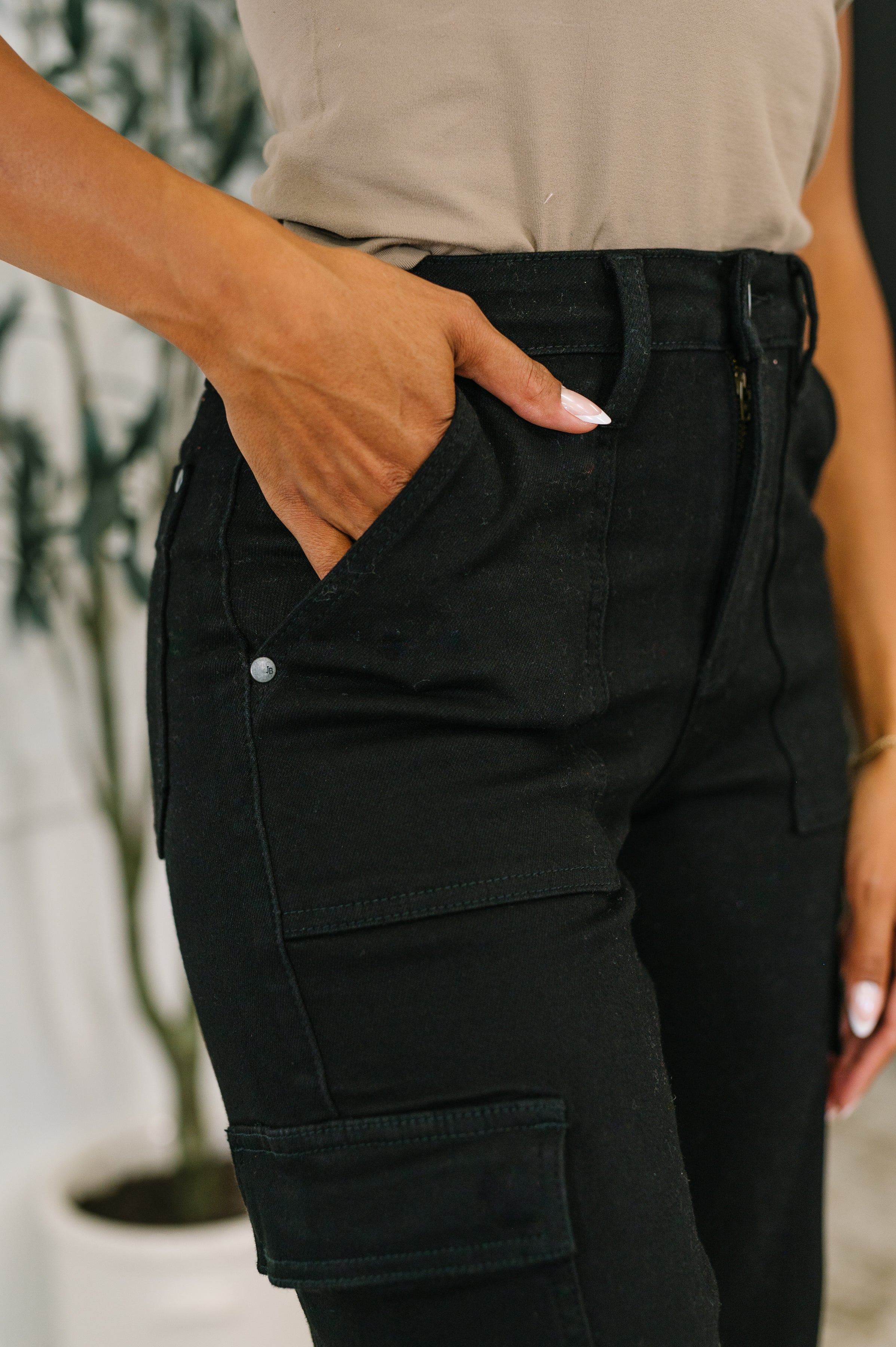 Judy Blue Keira High Waist Cargo Wide in Black