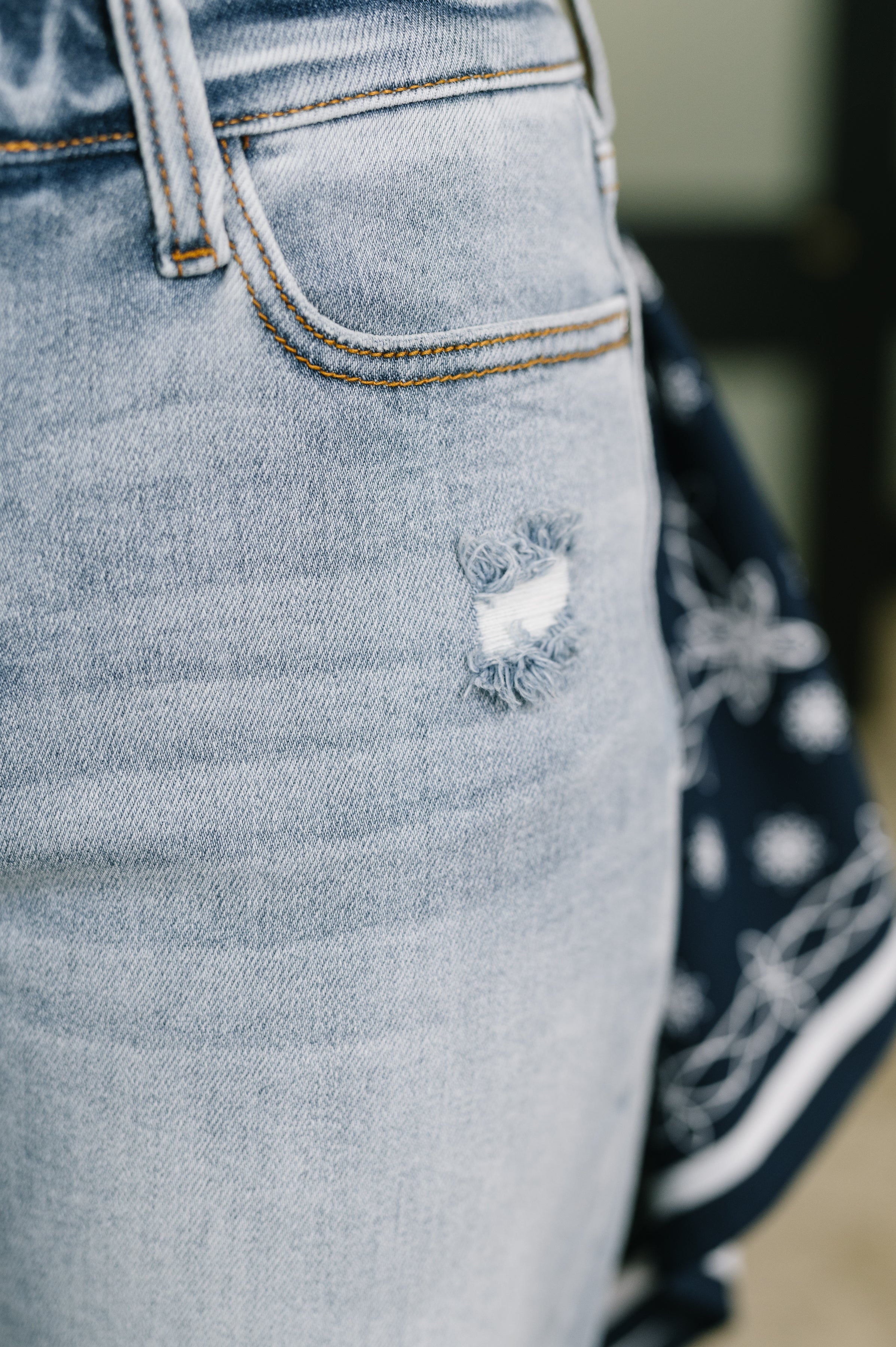 Judy Blue Alex Mid Rise Boyfriend Jean with Bandana Loop