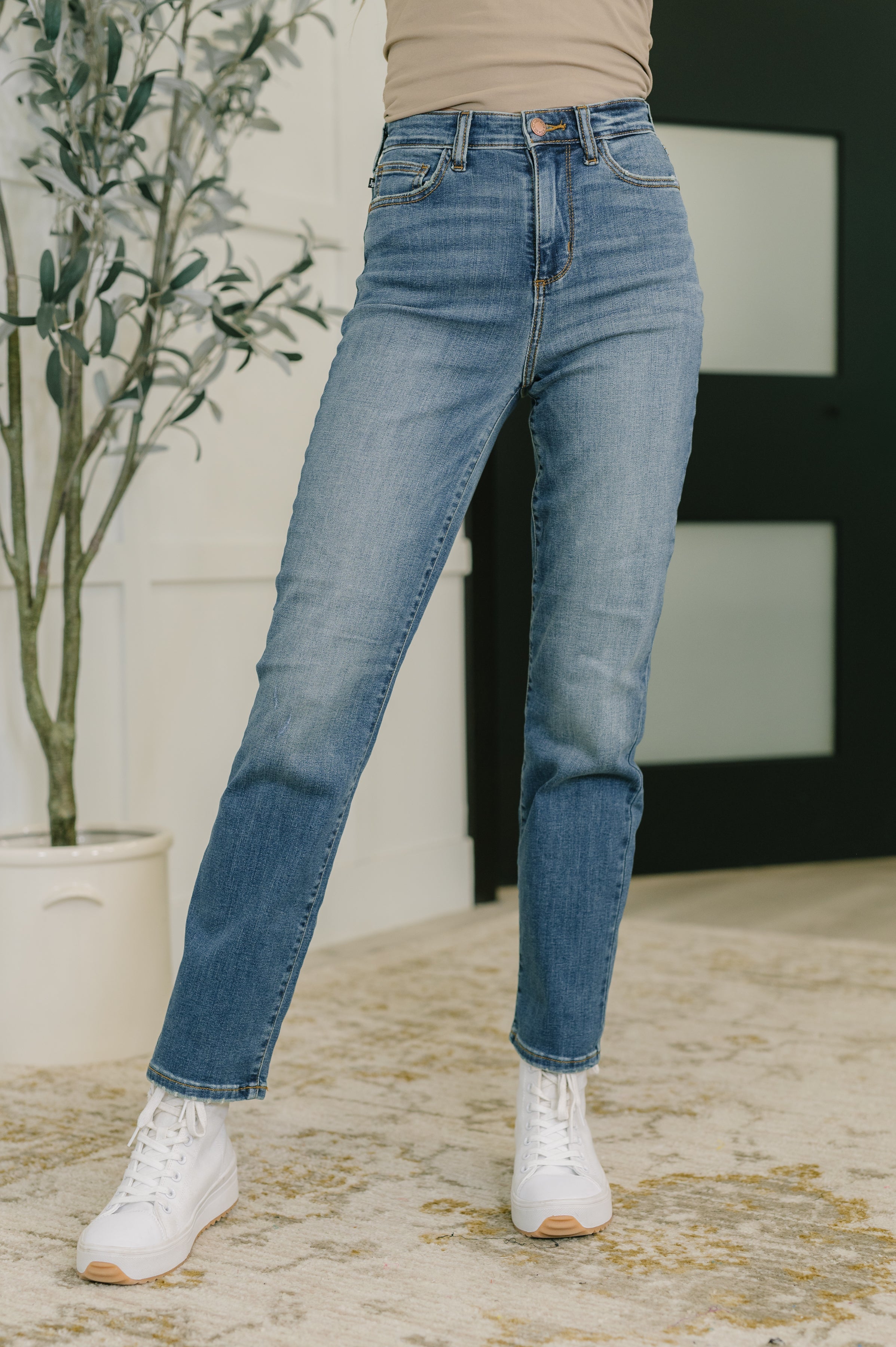 Judy Blue Izzie High Waist Straight Fit