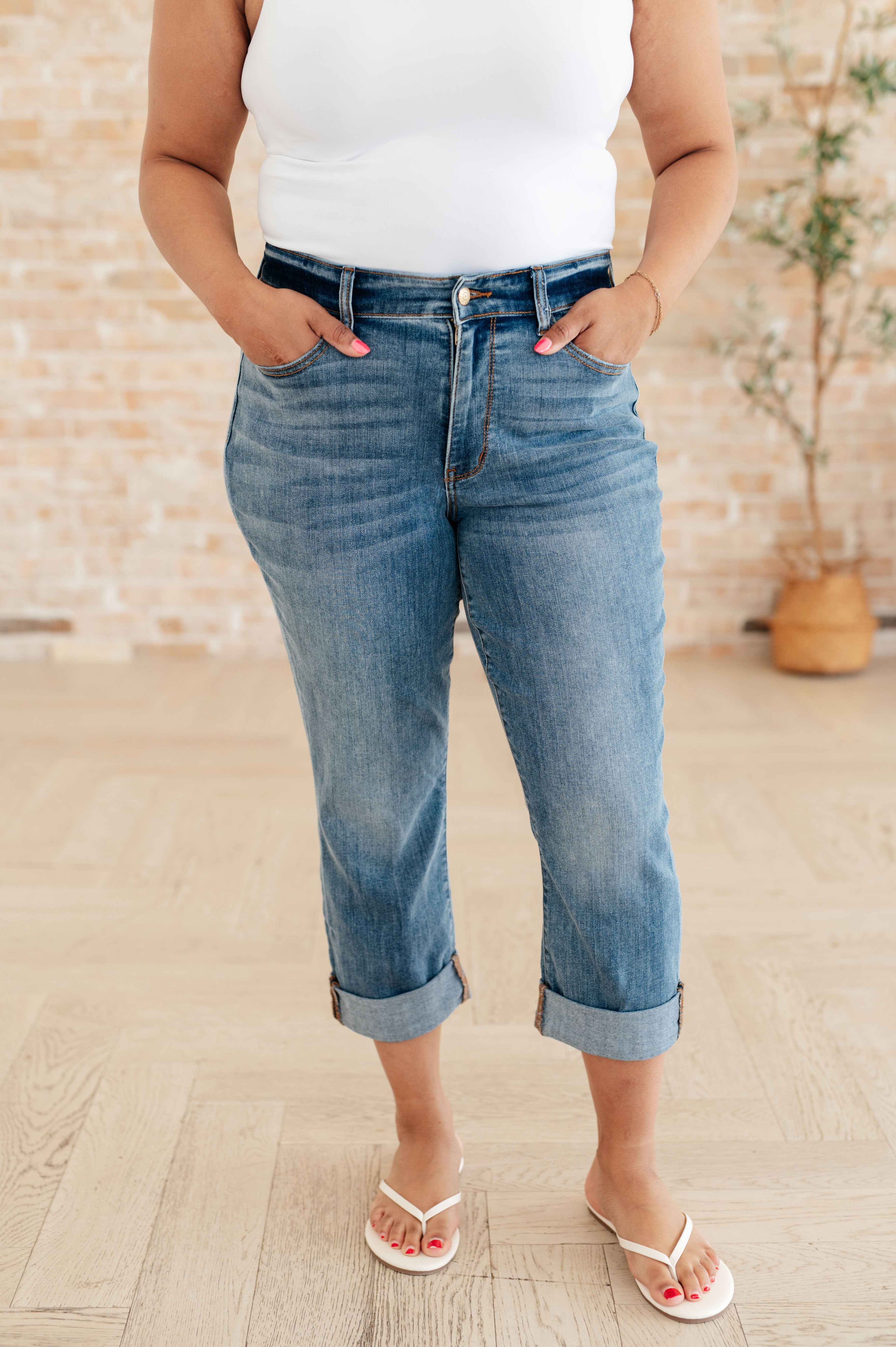 Laura Mid Rise Cuffed Skinny Capri Jeans Womens Ave Shops   