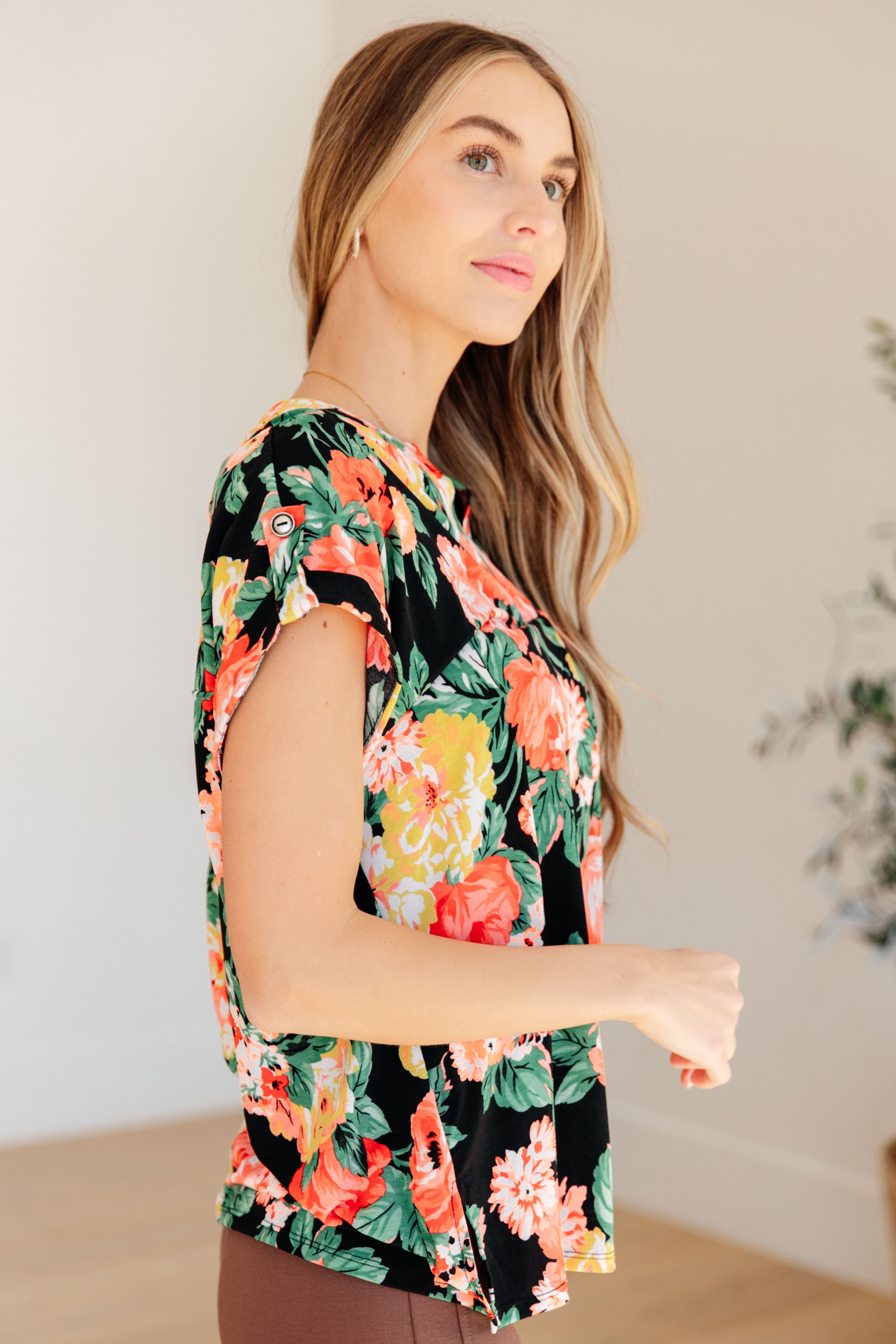 Lizzy Cap Sleeve Top in Black Garden Floral Womens Ave Shops   