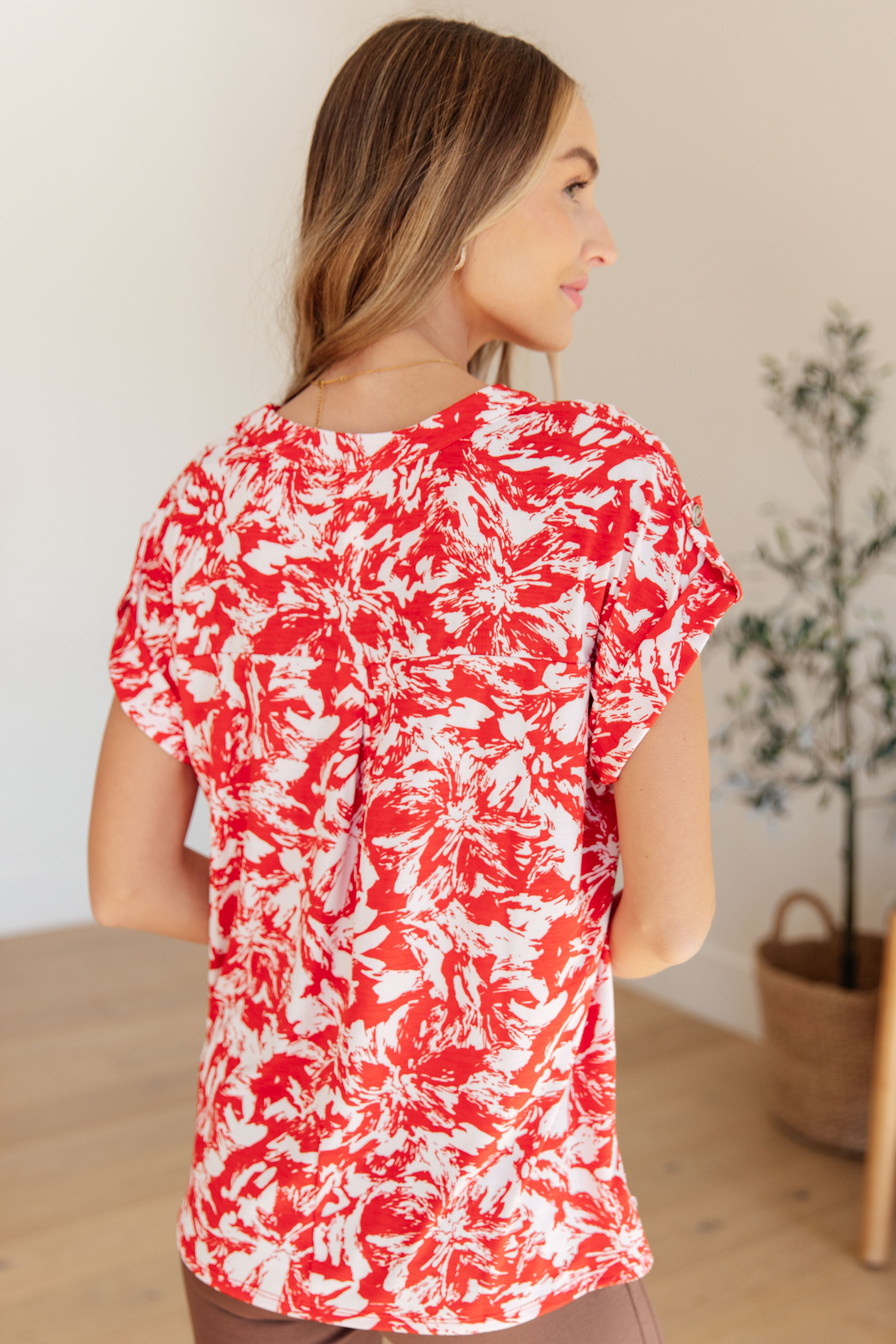 Lizzy Cap Sleeve Top in Red Floral Womens Ave Shops   