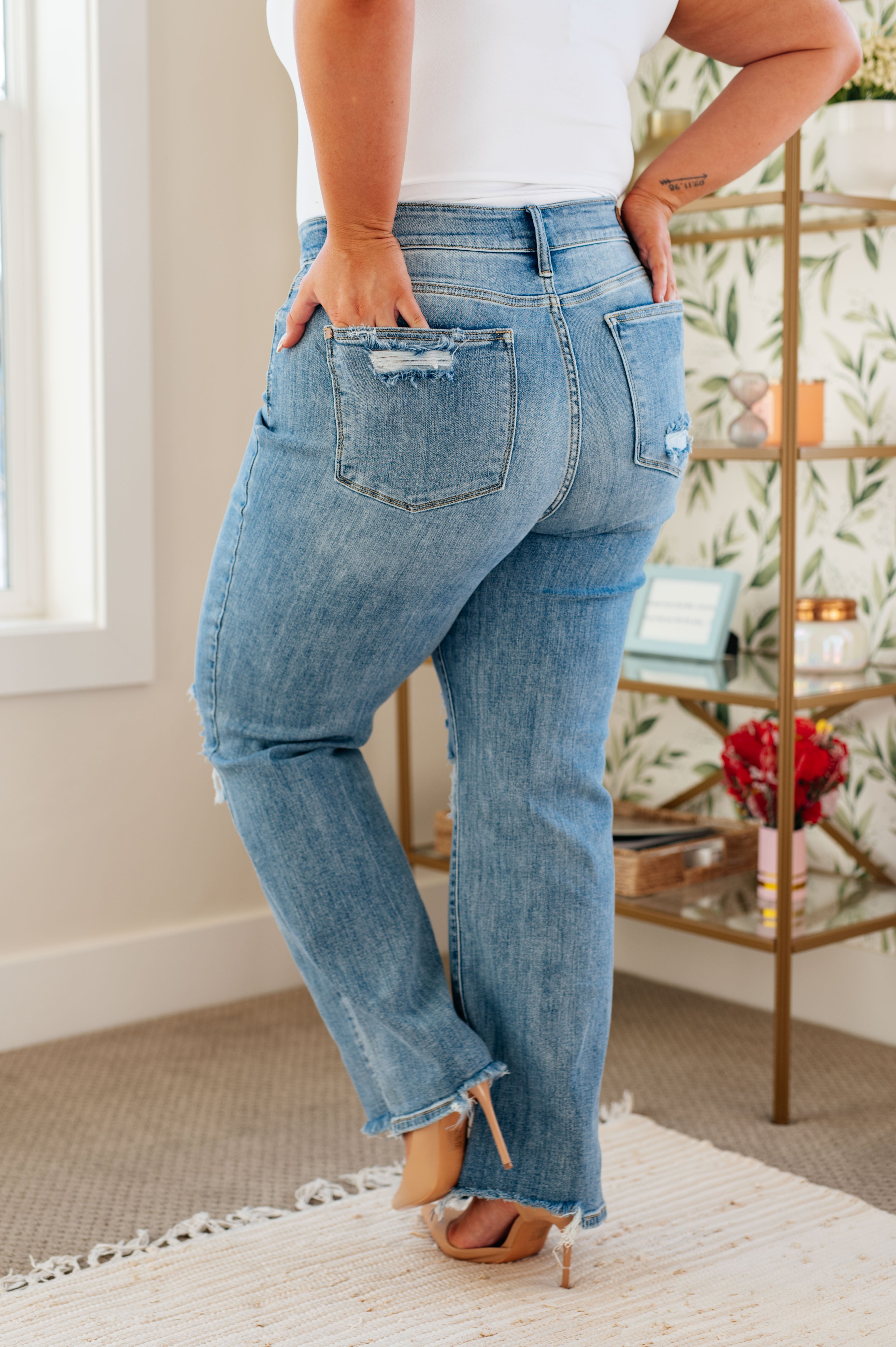 Rose High Rise 90's Straight Jeans in Light Wash Womens Ave Shops   