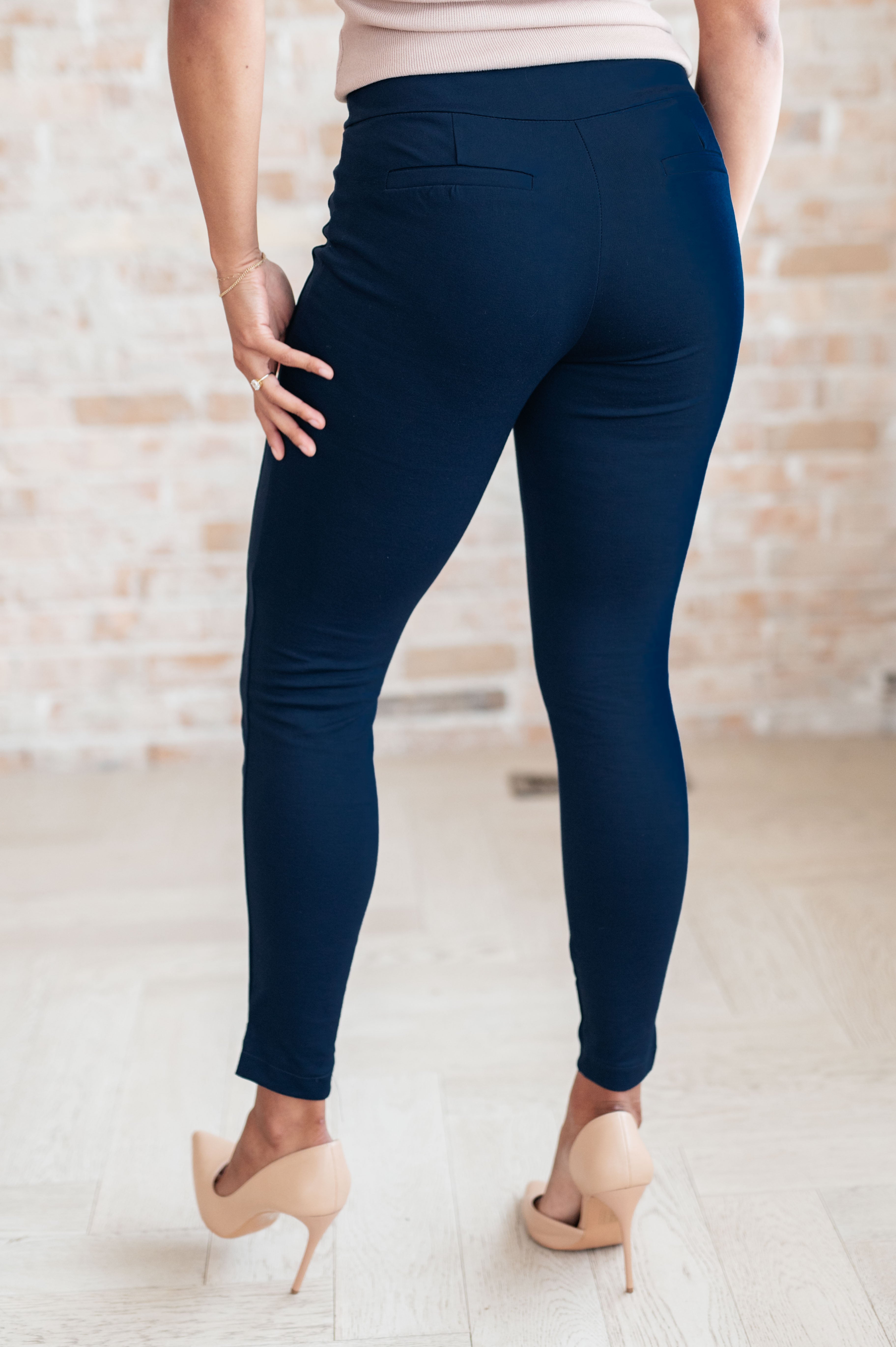 PREORDER: Magic Skinny Pants in Twelve Colors Womens Ave Shops   