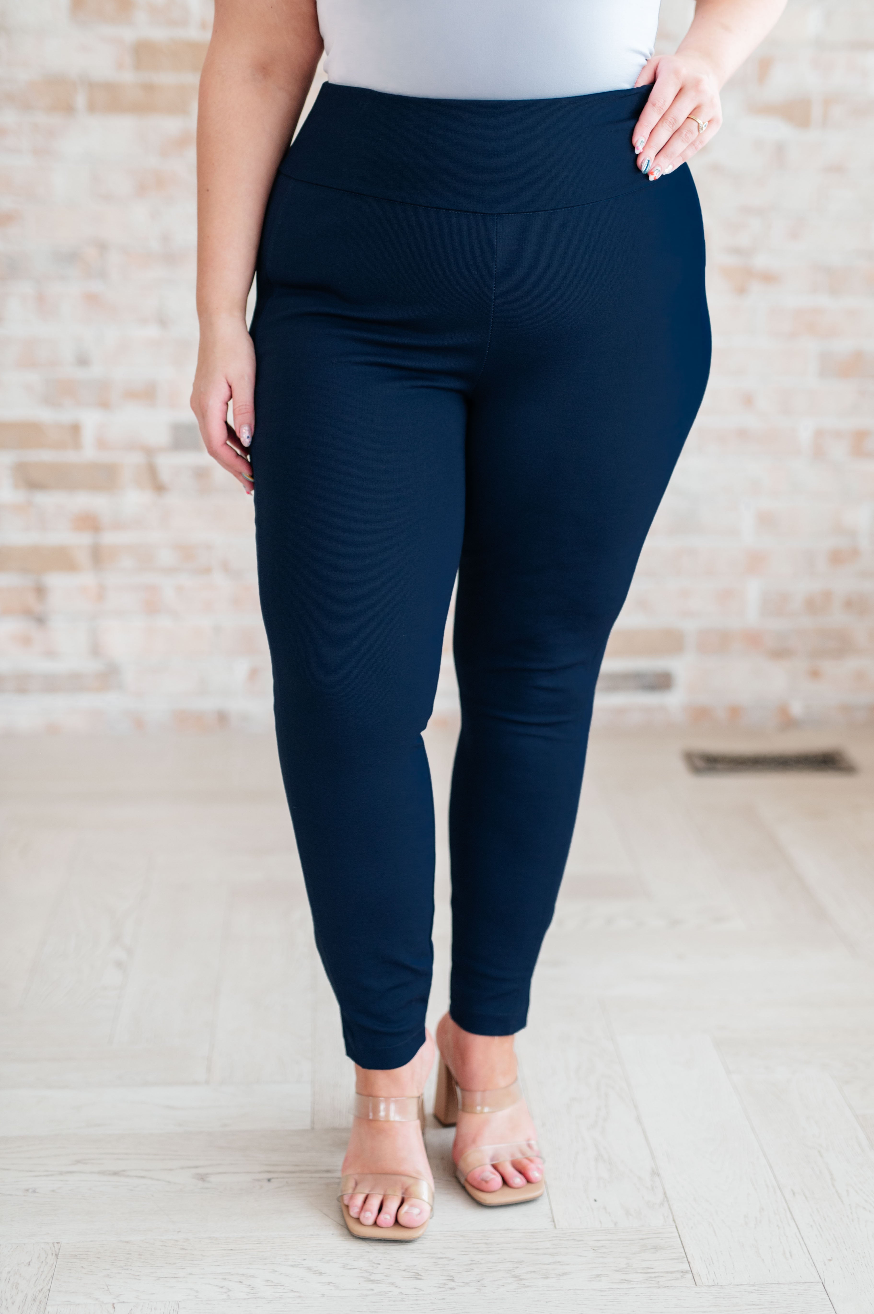 PREORDER: Magic Skinny Pants in Twelve Colors Womens Ave Shops   