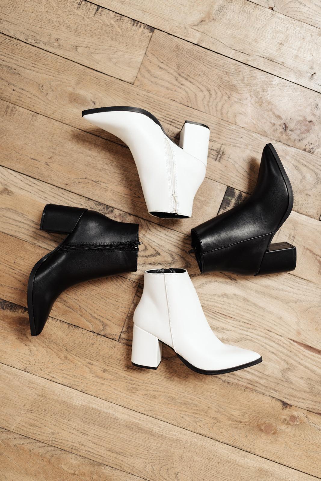 Amari Ankle Boots In Black Womens Ave Shops   