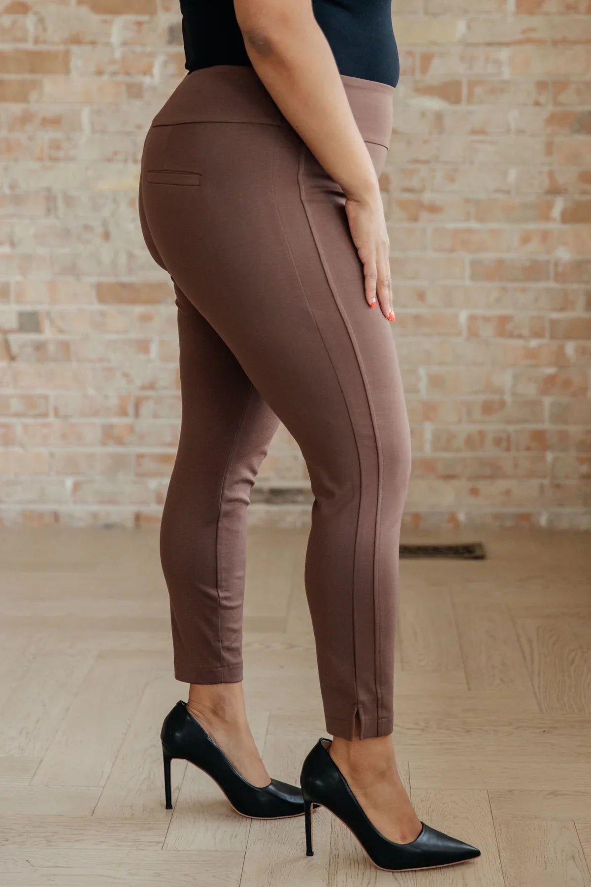 PREORDER: Magic Ankle Crop Skinny Pants in Twelve Colors Womens Ave Shops   