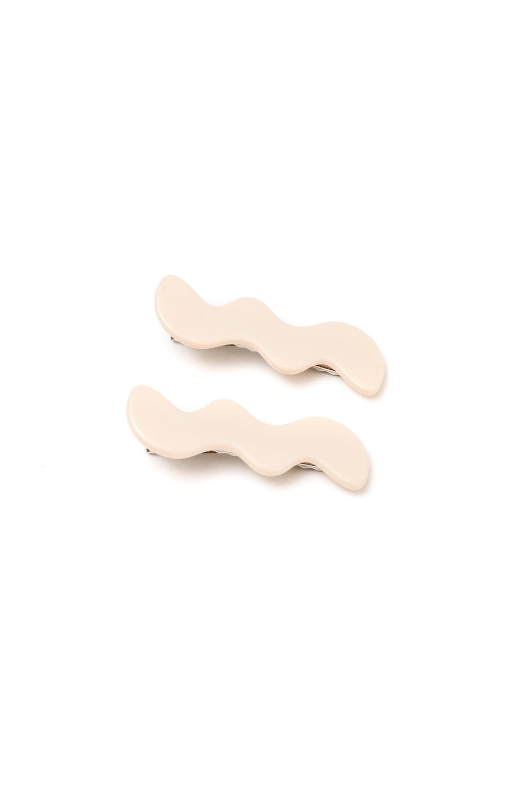 Wavy Clip Set in Cream Womens Ave Shops   
